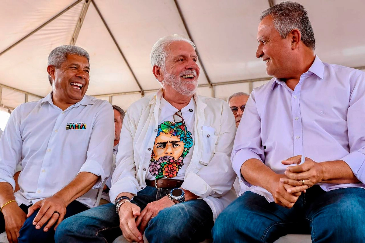 Rui Costa defende coesão da base e projeta papel na disputa de 2026