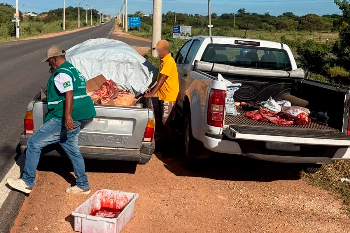 Adab apreende mais de 1 tonelada de carne irregular em Candiba e Palmas de Monte Alto
