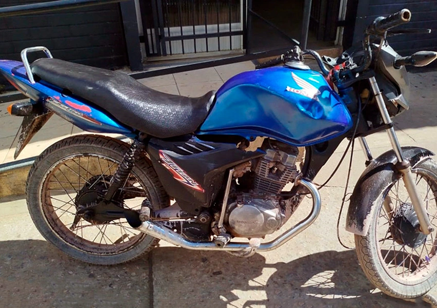 Motocicleta roubada com chassi e motor adulterados é apreendida em Barra da Estiva