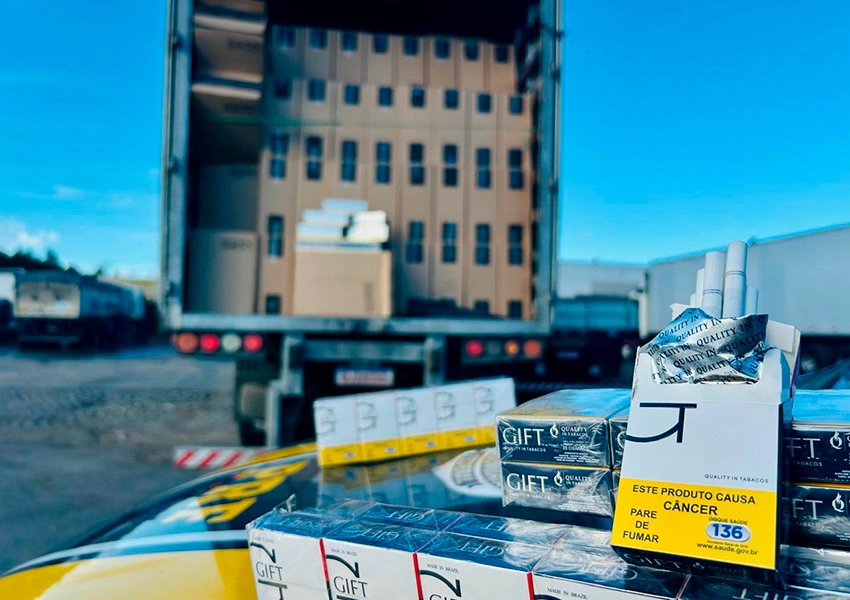 PRF apreende 665 mil maços de cigarros sem nota fiscal na BR-116 em Vitória da Conquista