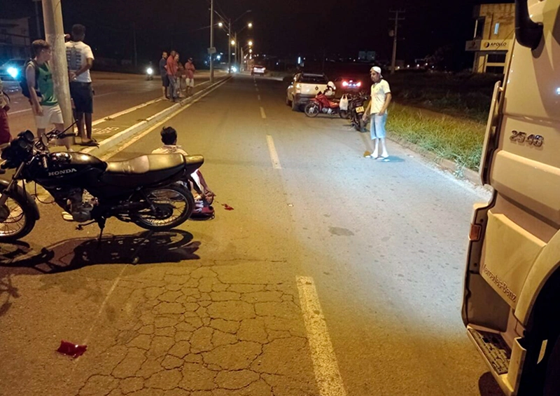 Motociclista fica ferido após colidir na traseira de caminhonete em Guanambi