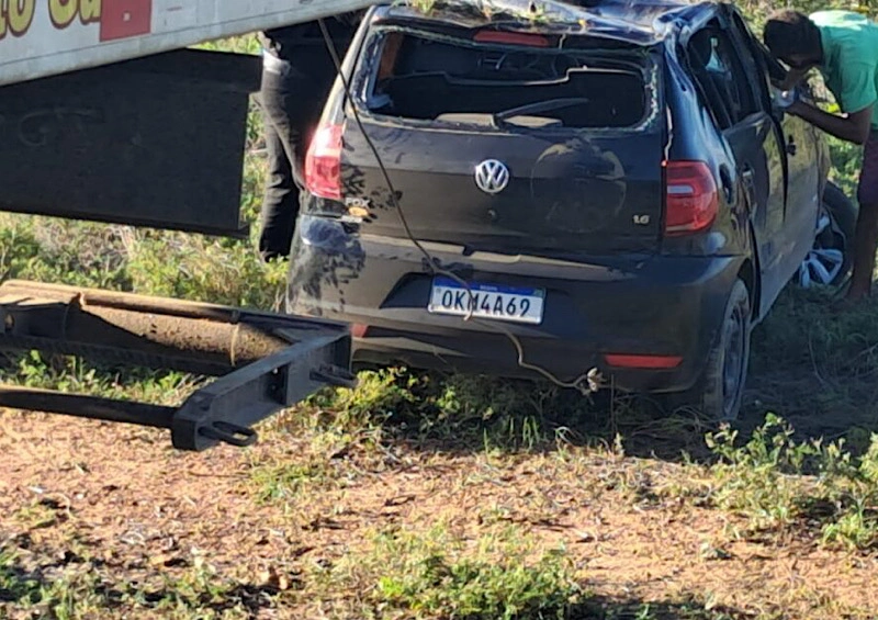 Mulher fica ferida após motorista perder controle de carro na BR-030 em Guanambi